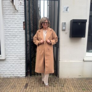 Manteljas Abby Camel