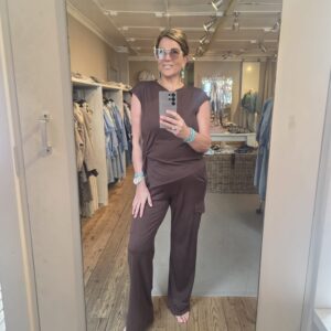 Top Naomi Donkerbruin